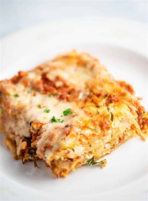 Easy 3 Cheese Lasagna Recipe With Mozzarella Parmesan And Ricotta Cheeses In 2021 Cheese
