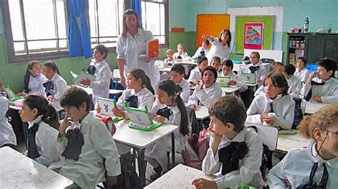 Uruguai Universaliza Inclusão Digital Em Escolas Públicas Comemora