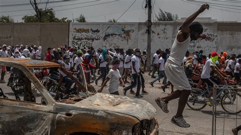 In Haiti Gangs Gain Power As Security Vacuum Grows The New York Times