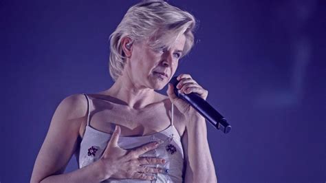 How Robyn Has Created A Crowd Pleasing Lovefest Bbc Culture