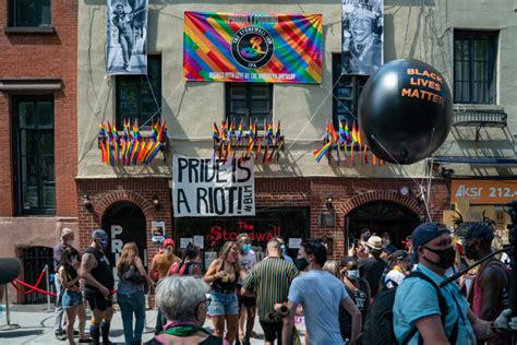 Nycs Queer Liberation March Draws Thousands Clashes With Nypd