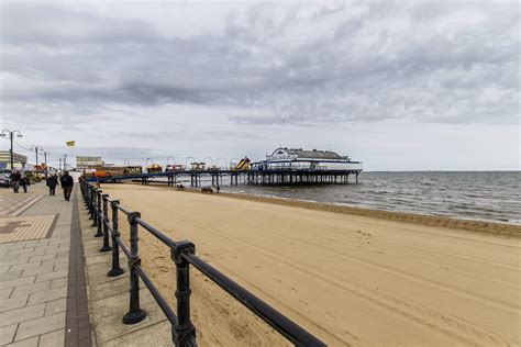 Grimsby Pier Pete Hunt Flickr