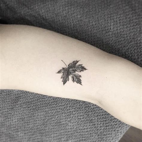 76 Most Stylish Tattoos For Women Maple Leaf Tattoo Stylish Tattoo