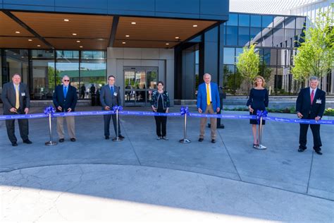 Lexington Clinic Celebrates Opening Of New Facility On South Broadway