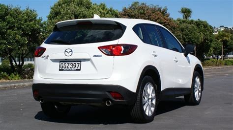 7 kişilik temiz aile aracı. Mazda CX-5 2012 car review | AA New Zealand