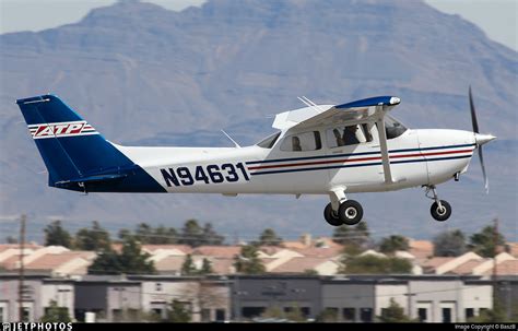 N94631 Cessna 172s Skyhawk Sp Atp Flight School Baszb Jetphotos