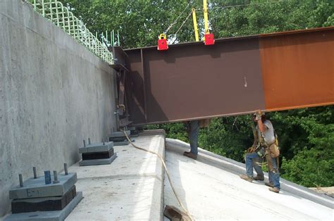 Placing Steel On Bearings Placing A Steel Girder On Bridge Flickr