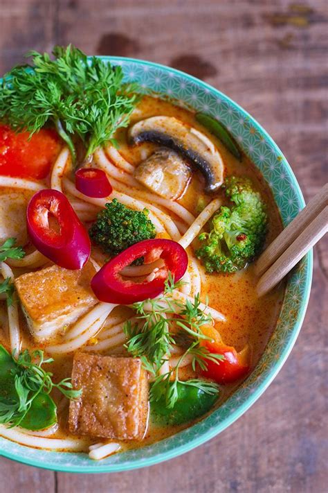 An authentic curry laksa recipe from malaysia and singapore, 'laksa lemak' is a typical nyonya or peranakan curry noodles dish. Vegan Laksa Soup | Vegetarian soup recipes, Laksa soup ...