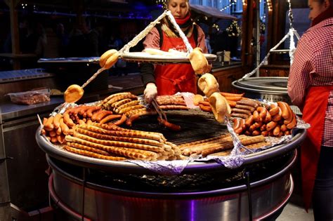 Christmas Market Foods What To Eat And Drink In Germany The Curious