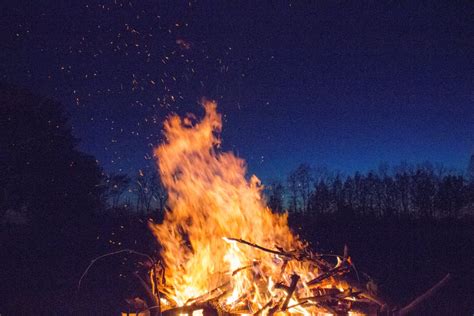 Backyard Bonfires Are Your Idea Of A Perfect Nighttime Get Together