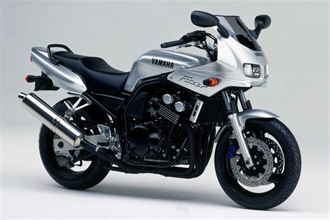 Moto Del Día Yamaha Fzs 600 Fazer Espíritu Racer Moto