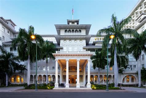 The Moana Surfrider Hotel Of Waikiki Hawaii—elegance For The Ages