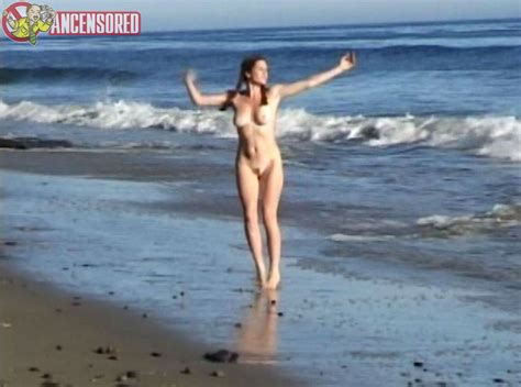 Aimee Sweet Nuda ~30 Anni In Bare Naked Survivor