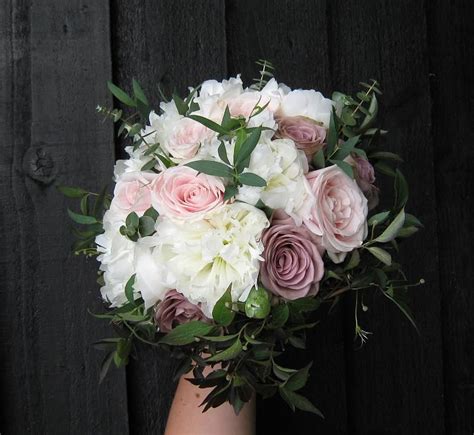 A Mixed Rose Bouquet Of Amnesia And Sweet Avalanche Roses With White