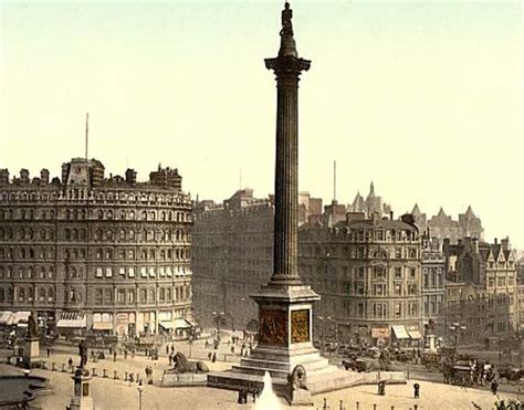 Photo London Trafalgar Square 1890