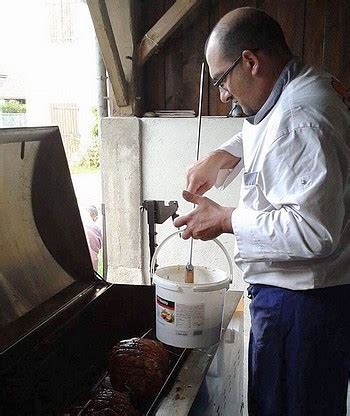 Jambon à la broche farci par Location tournebroche Isère