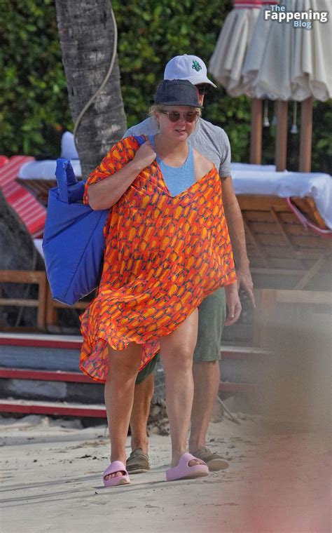 Amy Schumer Chris Fischer Have Fun At The Beach In St Barts