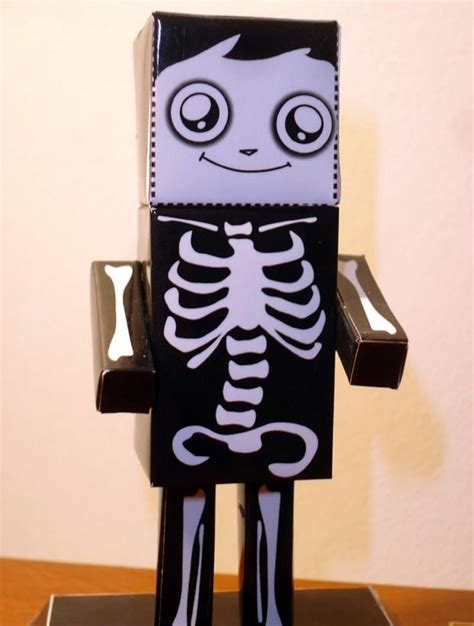 Comment Fabriquer Des Papertoys Papertoy Squelette Moyen