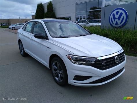 Volkswagen offers increasingly better standard features with each jetta model, but they all have limited options. 2019 Pure White Volkswagen Jetta R-Line #134641115 | GTCarLot.com - Car Color Galleries