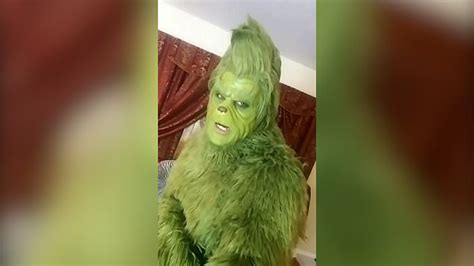 Watch The Grinch Gets Sexy In Christmas Photoshoot Metro Video