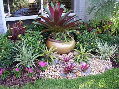 55 Fabulous Front Yard Rock Garden Ideas Tropical Landscaping Garden