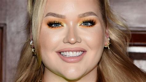 Youtube Star Nikkietutorials Comes Out As Transgender In Youtube
