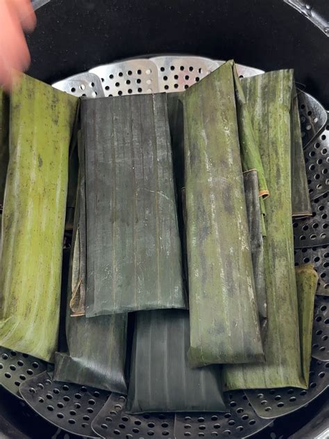 Sticky Rice In Banana Leaves Suman Malagkit Jeanelleats Food And