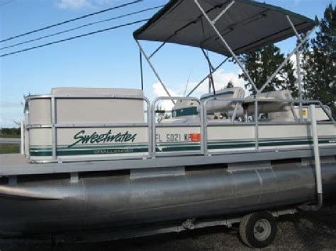 6400 1999 Sweetwater Challenger Pontoon 18obt 2002 Yamaha Four
