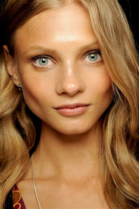 12 Models With Prominent Cheekbones The Front Row View