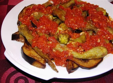 Soslu Patlıcan Tarifi, Soslu Patlıcan Nasıl Yapılır