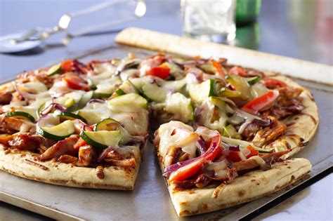 Barbecue Chicken And Veggie Pizza Gold N Plump