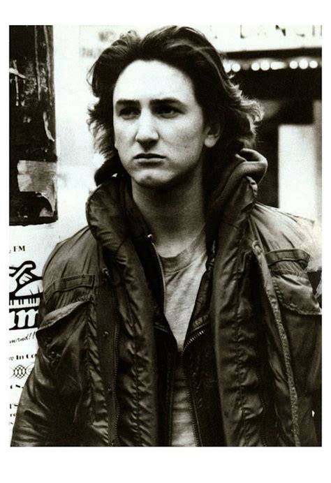 Reformed convict jimmy markum (sean penn) and his devoted wife annabeth (laura linney) find out that their teenage daughter katie (emmy rossum) has been beaten and killed. YOUNG Sean Penn | THE WONDER YEARS | Pinterest