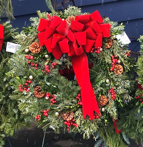 Balsam Wreath Decorated With Bow In Lakeville Ct Roaring Oaks Florist