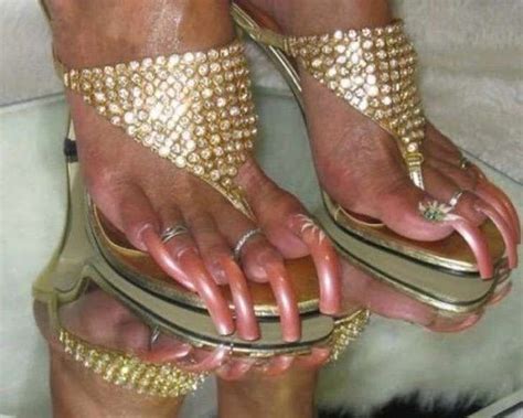 Para conseguir esto se recomienda que cuando haga. 10 fotos de uñas de los pies extra largas. En serio, estos ...