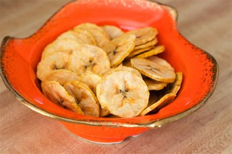 Store in a dark, cool place. How To Make Dry Plantain Flour Swallow / Raw And Dried ...
