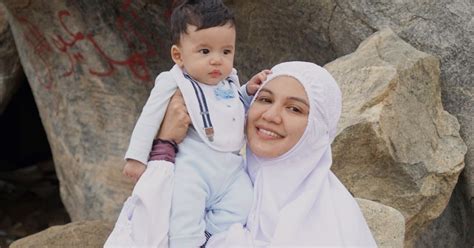 Berniat mengerjakan umrah sahaja tetapi sebelum tawaf, jemaah haji berniat mengerjakan haji. Anak Tidak Meragam Masa Mengerjakan Umrah, Datin Sri ...