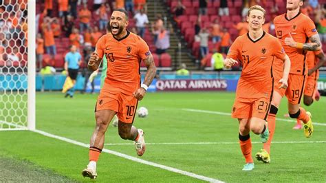 Voor de beste voorbereiding op uw reis. EM 2021: Niederlande stürmen in die zweite Runde - Österreich zittert weiter | The Aktuelle News