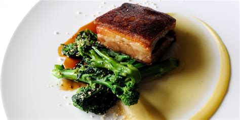Rachael's easy, cheesy mac watch and be amazed as rachael whips up a dish of this cheddary goodness. Main Course Recipes - Great British Chefs