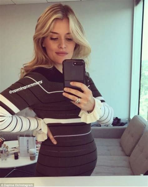 Pregnant Daphne Oz Shares Very Sweaty Workout Photo Daily Mail Online
