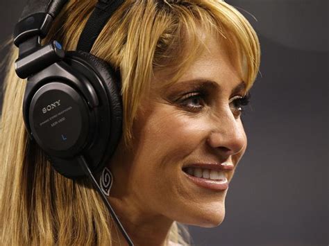 Super Bowl 2015 Ines Sainz Steals The Limelight