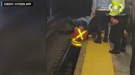 Mta Workers Rescue Man From Subway Tracks In Manhattan Cbs New York