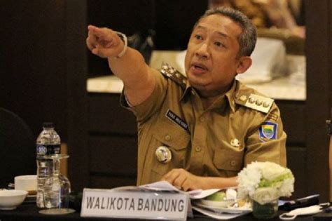 Wali Kota Bandung Yana Mulyana Resmi Jadi Tersangka Kasus Suap Proyek Bandung Smart City