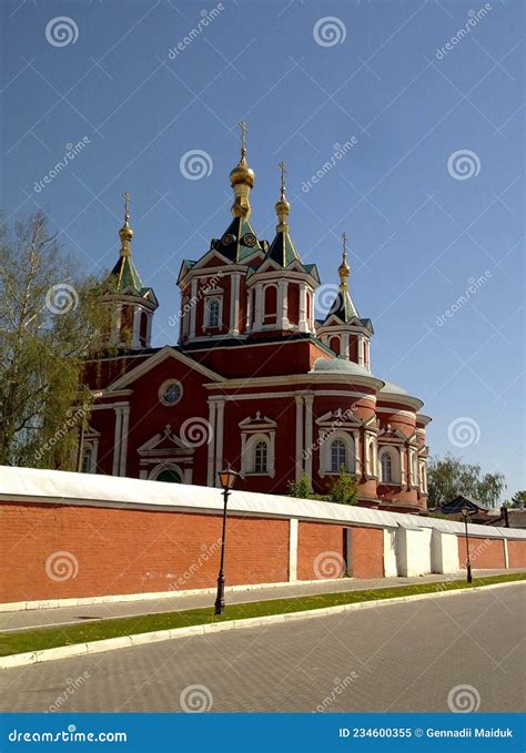 Den Antika Historiska Byggnaden Av Den Ortodoxa Kyrkans Katedral I