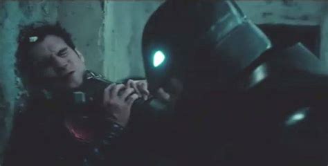 Zack Snyder Explains Why Batman Kills In Batman V Superman Dawn Of Justice