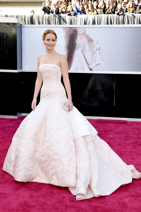 24 Of The Best Oscars Dresses Of All Time Best Oscar Dresses Oscar