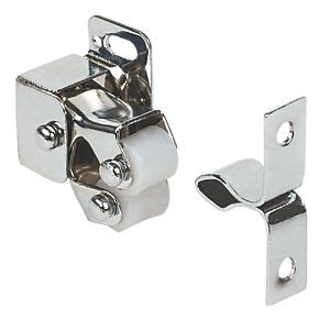 Ideal for cupboards and for loft hatches. Roller Cabinet Catch Zinc-Plated 32mm 10 Pack | Latches ...