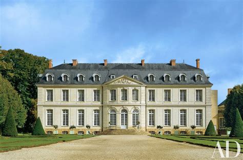 13 Of The Most Elaborate French Châteaux Ever Featured In Ad