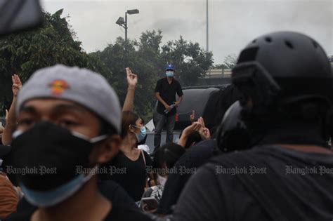 Bangkok Post Police Fire Tear Gas Rubber Bullets At Victory Monument