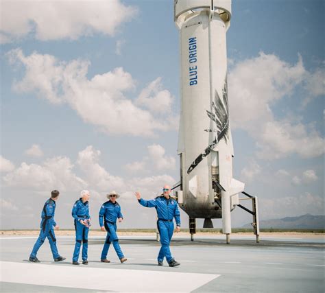 Blue Origin Sues Us Government After Nasa Awards Lunar Lander