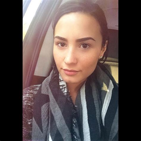 Demi Lovatos 22 Best No Makeup Selfies Demi Lovato
